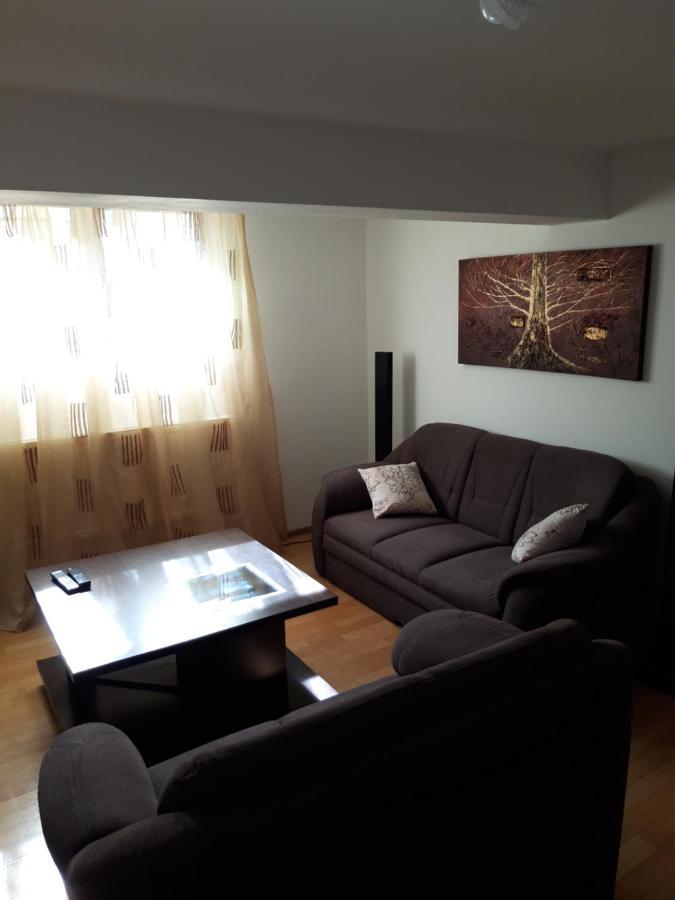Papas Bucurestii Noi Appartamento *