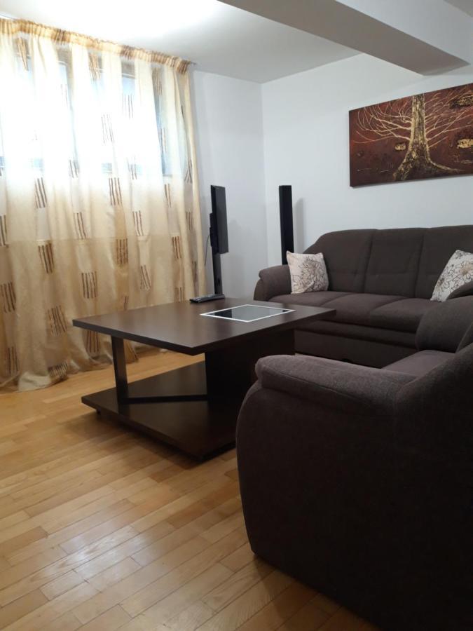 Papas Bucurestii Noi * Bucharest